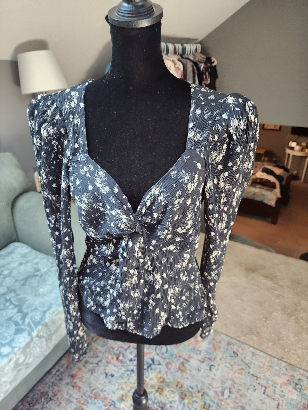 Astr Black Floral Puff Sleeve Blouse Medium Great Condition